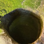 Trou évoquant l'impression de se sentir perdu au cours de sa vie... et pourtant la lumière est toujours présente et peut être retrouvée grâce aux soins énergétiques.