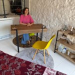 Christel Dijoux, dans son cabinet de consultation d'hypnose et de magnétisme à Rimont.