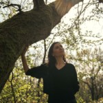 Portrait de Christel Dijoux, magnétiseur et praticienne en hypnose à Rimont, en Ariège.