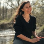 Portrait de Christel Dijoux, magnétiseur et praticienne en hypnose à Rimont, en Ariège.